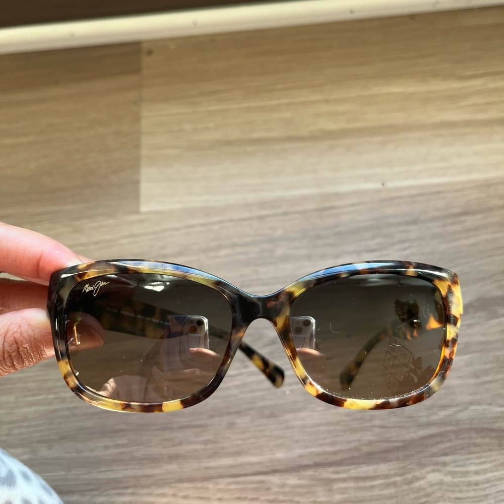 tortoise-shell maui jim plumeria polarized women’s sunglasses
